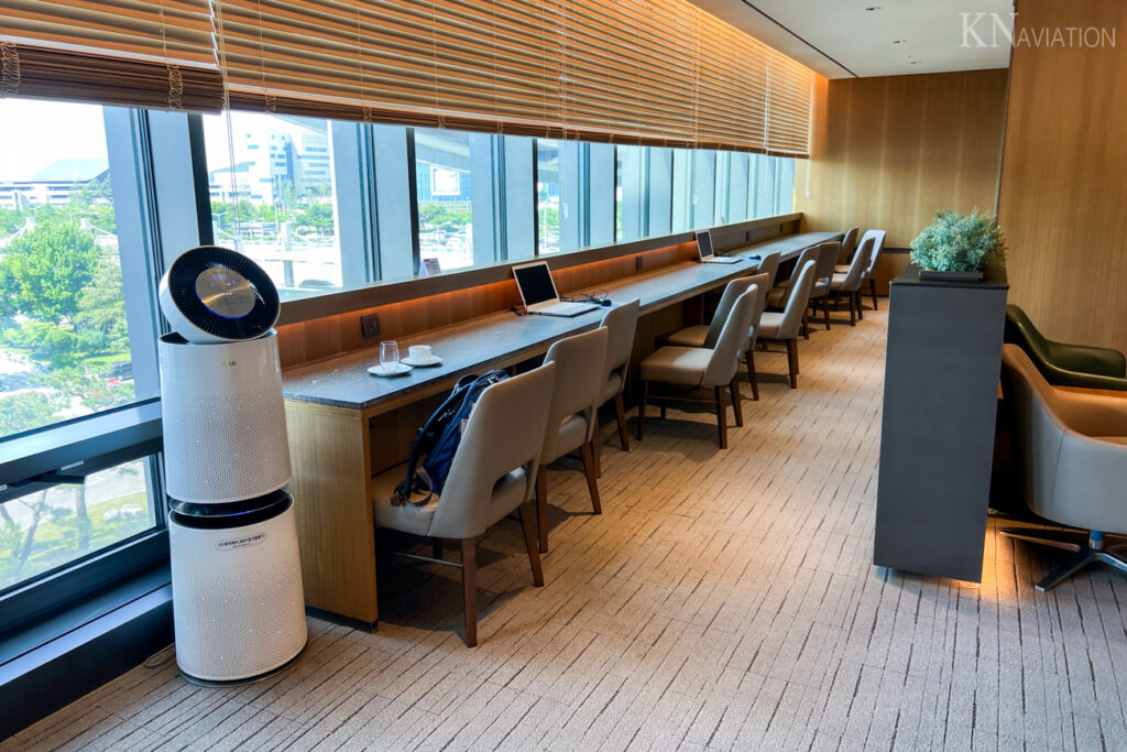 Domestic Asiana Lounge at Seoul Gimpo Seating