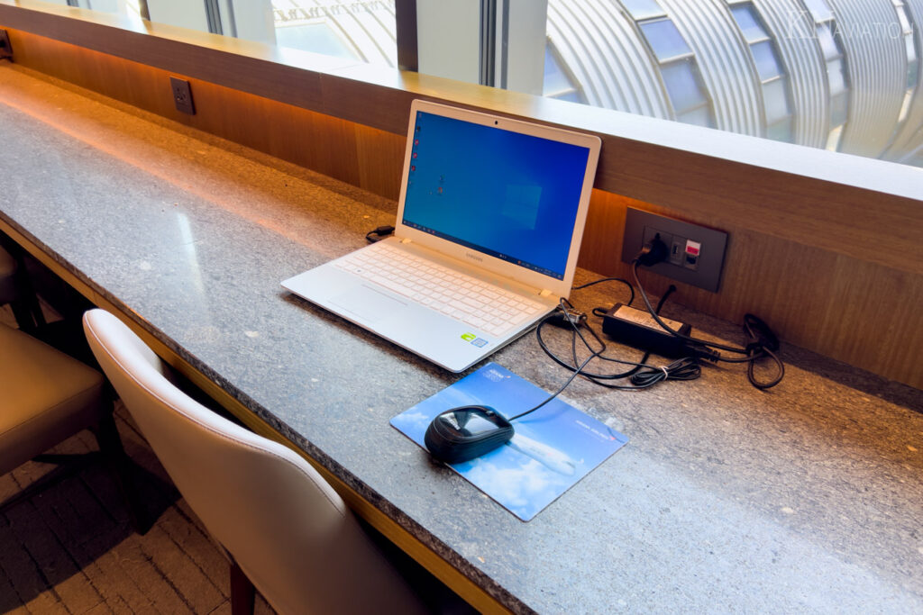 Domestic Asiana Lounge at Seoul Gimpo Seating