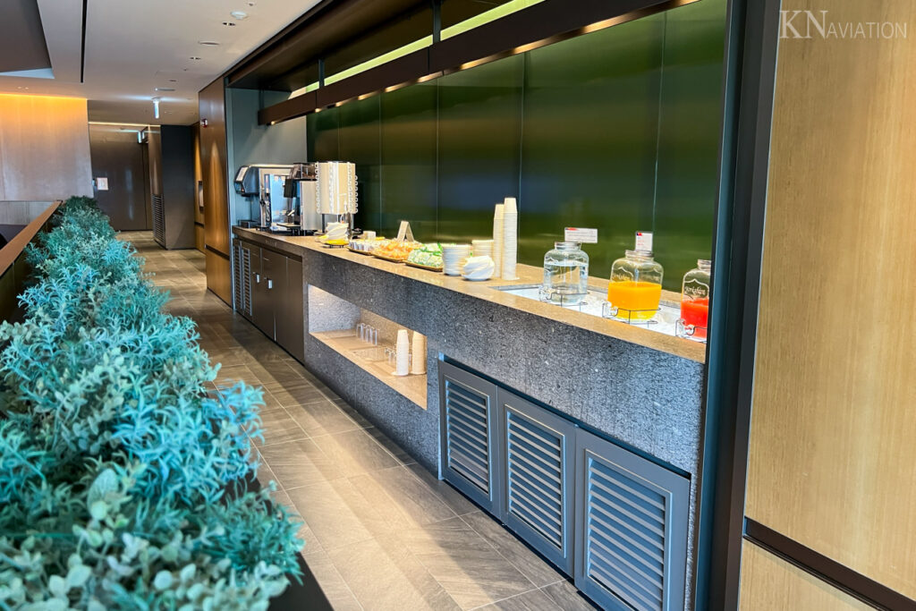 Domestic Asiana Lounge at Seoul Gimpo Buffet