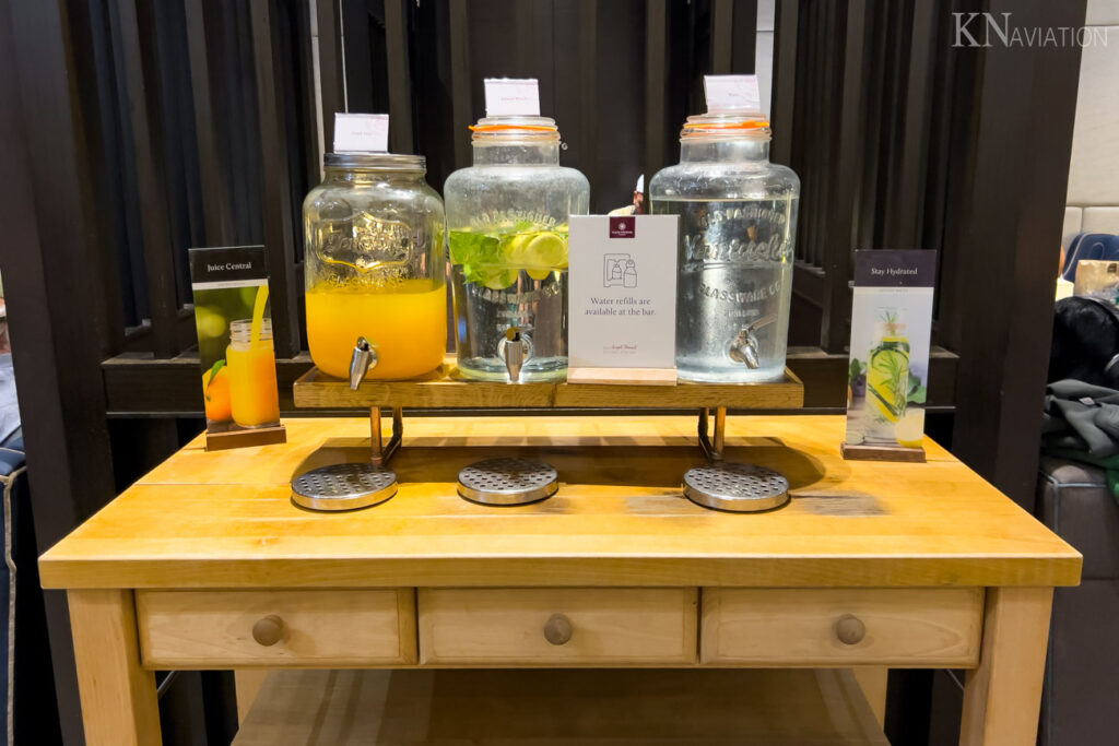 Plaza Premium (Heathrow Terminal 2) Water