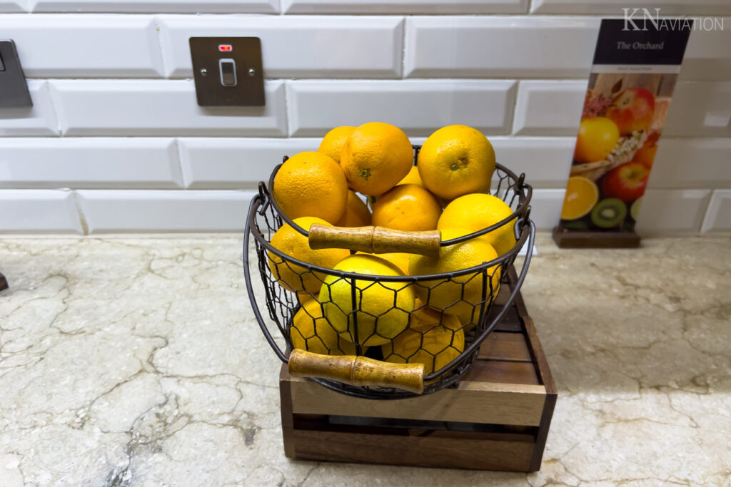 Plaza Premium (Heathrow Terminal 2) Fruits