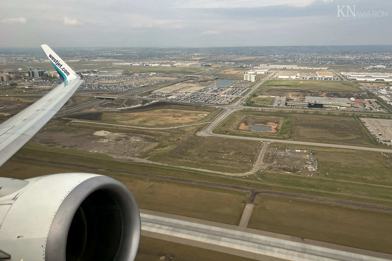 WestJet 737-700 Take-Off